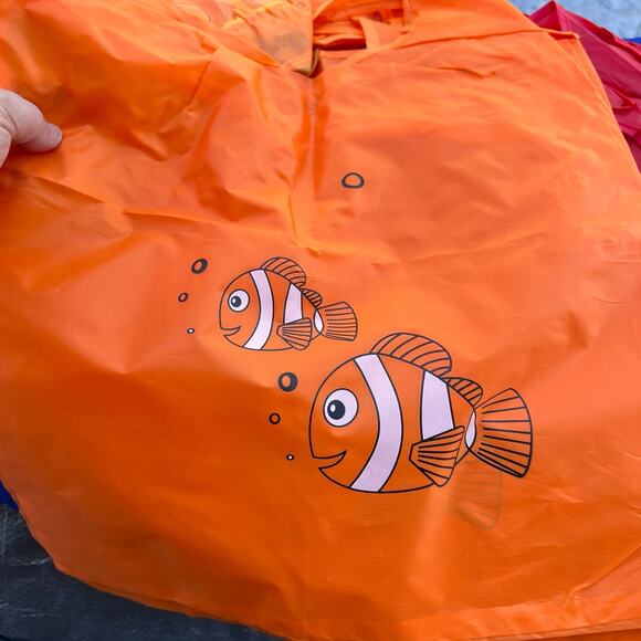 Lot of 8 fish (Nemo) foldable bag orange red blue & light blue New childrens - Picture 1 of 3
